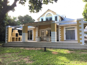  Caribbean Estates Villa B10 on Barbados  Порт-Эдвард 